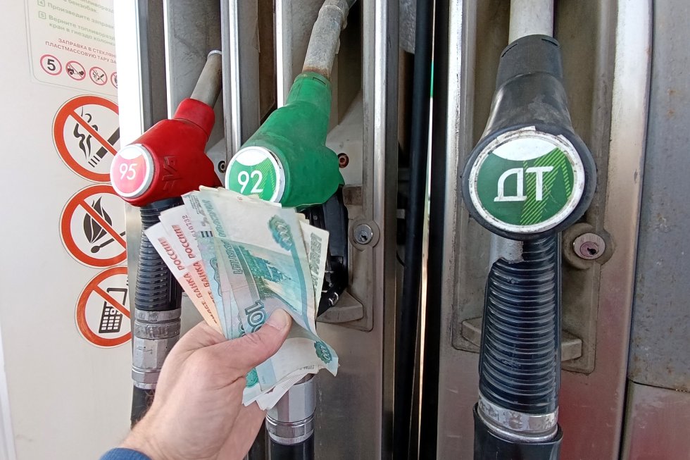 In March, budget revenues will increase alongside payments to oil workers from the treasury. Can this affect gas station prices?