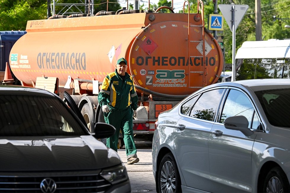 Why Imported Gasoline Has Yet to Find Buyers? Opinions of "RG" Experts